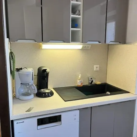 Charmant T3 Avec Terrasse Et Piscine, A 5 Min De La Plage De Richelieu - Fr-1-749-15 아파트